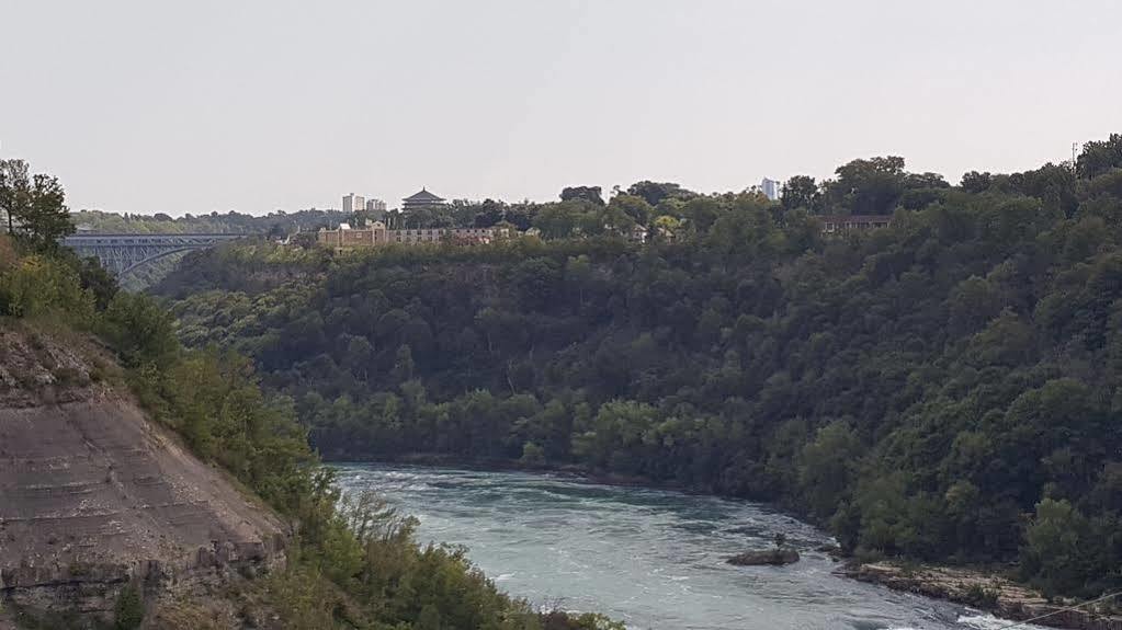 River Rapids Inn Niagarawatervallen Buitenkant foto